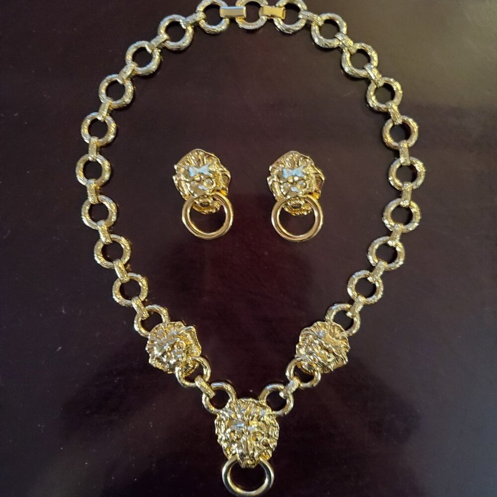 KENNETH JAY LANE 1980s LION’S HEAD DOORKNOCKER NECKLACE & EARRINGS SET